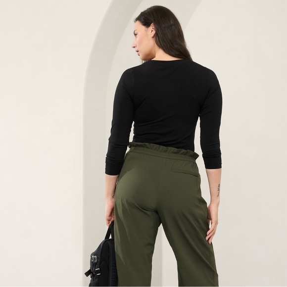 NWOT Athleta Trekkie Parachute Aspen Olive Pant Size 12. - Picture 6 of 10